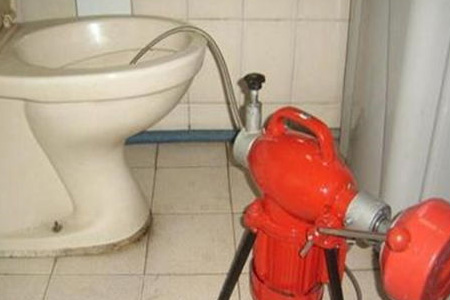 厕所两边漏水,兰州榆中龙泉乡清理化粪池哪家便宜-专业高压疏通管道
